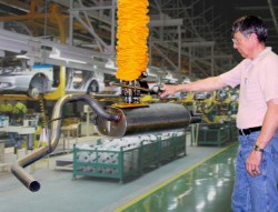 Anver's vacuum tube lifter pad attachment handles odd-shaped loads