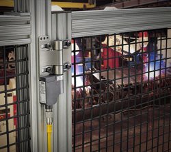 Banner SI-HG63 hinge switches provide safety contacts