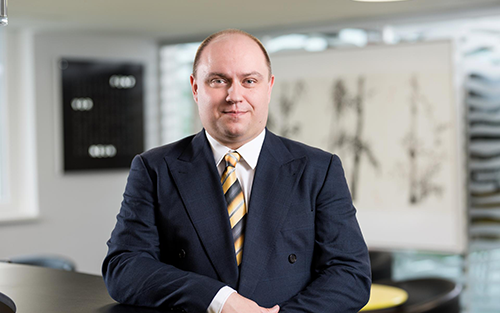 Limiting Machine Failures with Holistic Views of Data
