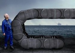 igus releases E4.350 cable carrier for offshore platforms