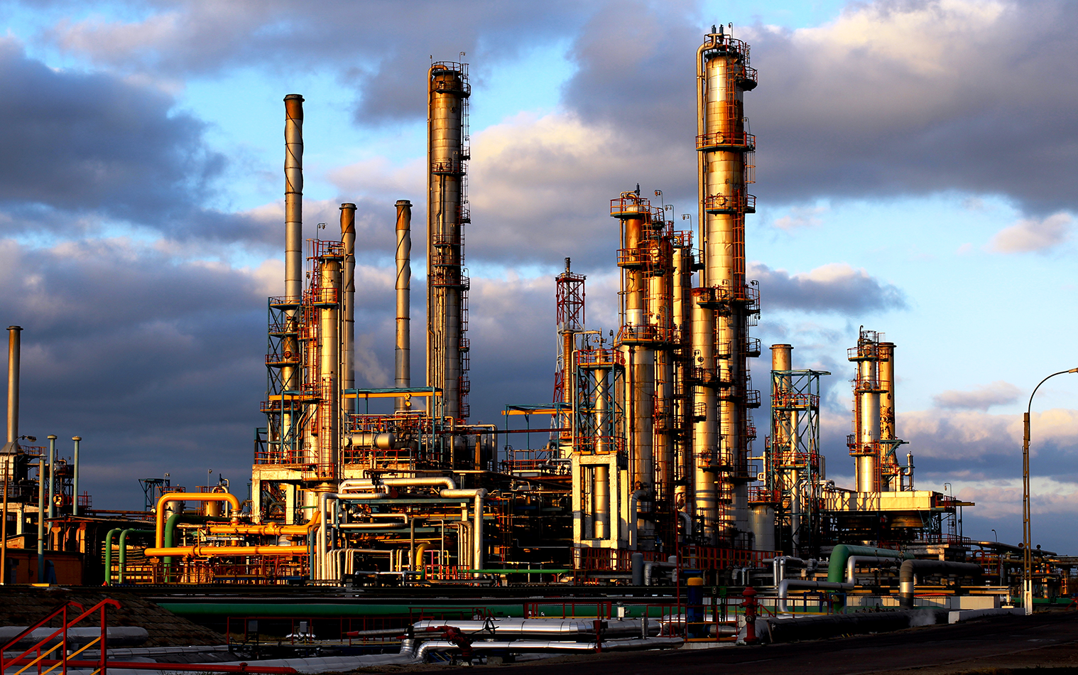 Feature Image for Emerson Helps Romania’s Largest Refinery Reduce Control System Alarms by More Than 95%