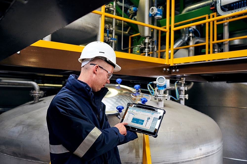 Plant technicians are increasingly leveraging enhanced commissioning, diagnostic, and troubleshooting technologies available via wireless devices, such as the Endress+Hauser Field Xpert SMT70B, to help conduct daily work and discover valuable instrument and process insights.