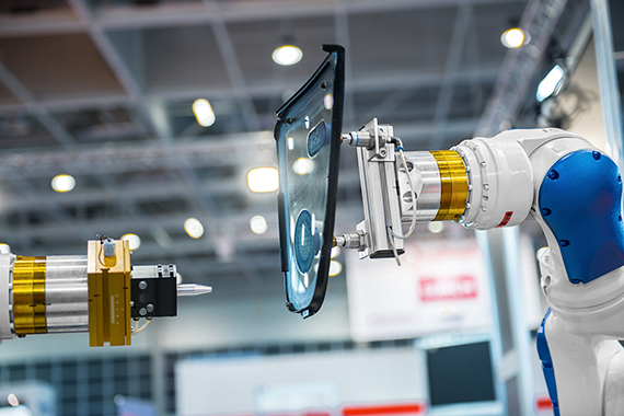 Robots or Cobots: Which to Choose?