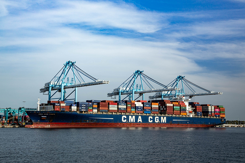 Figure 2: Large cranes rely on modern PLCs, advanced sensors, and responsive integration with motor drives for positioning with an accuracy of better than 50mm. Photo courtesy of TMEIC.