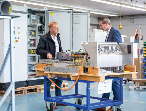 Some OEMs have deliberately opted for nonstandard interfaces on their technology units and machines. A control cabinet, for example, might require customer-specific interface solutions.