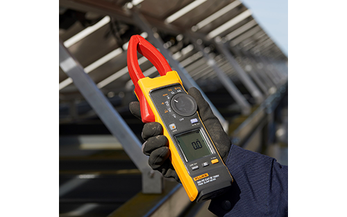 Fluke Donates Tools to the Lee College Instrumentation Lab in Memory of Long-time Fluke Engineer Bob Greenberg