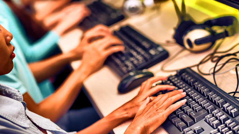 How to Overcome Challenges of the Industrial Content Marketing Production Line