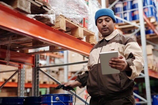 How Automation and IoT are Transforming Warehousing in Construction