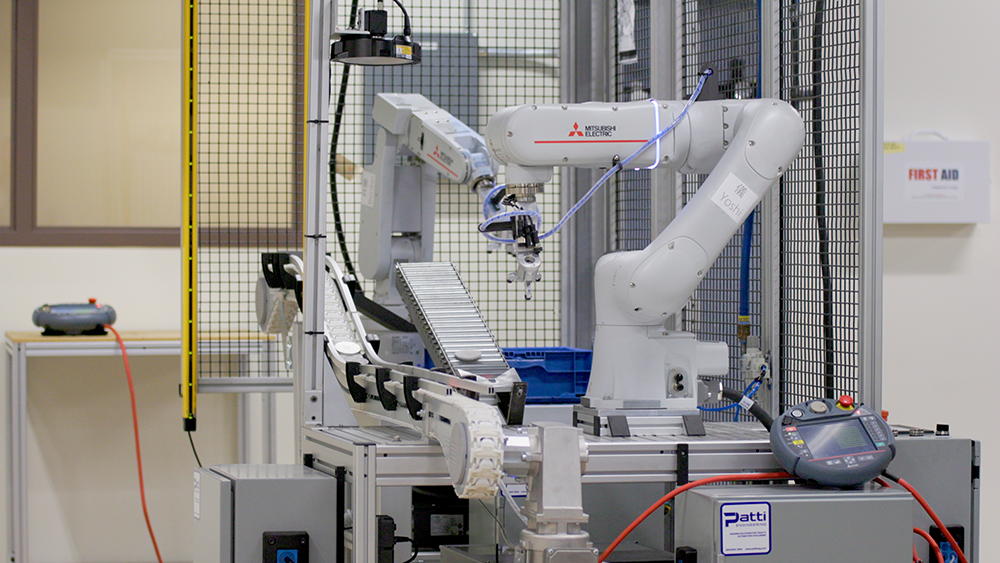 Industrial and collaborative robots from Mitsubishi Electric in the cell.