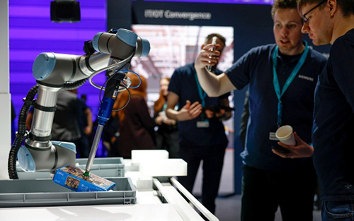 Thumbnail for Siemens Presenting Developments in Industrial Automation Digitalization for the Intralogistics Industry at Logimat