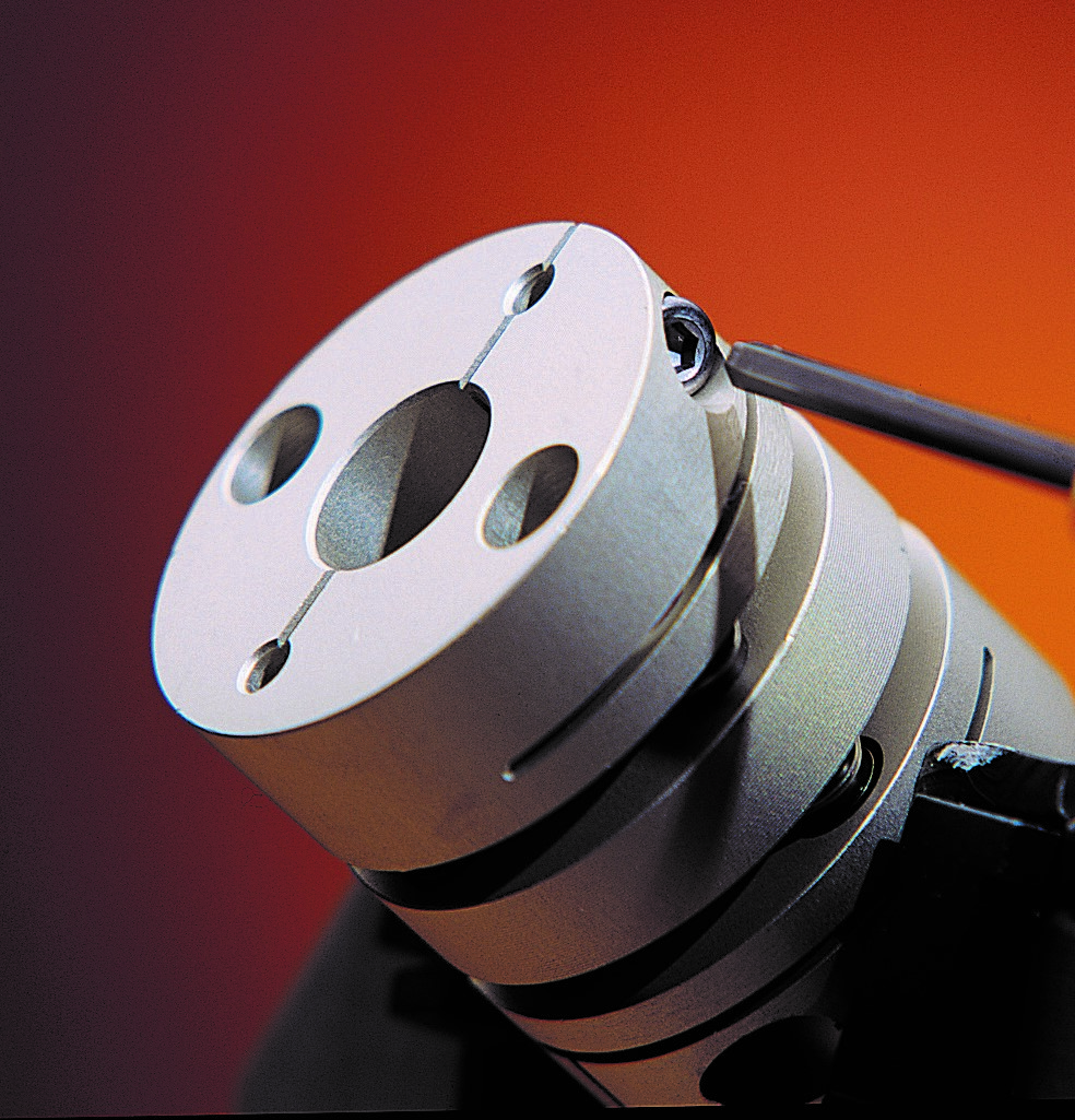 Zero-Max announces Single and Double Flex model ServoClass Couplings for k6 and j6 shafts
