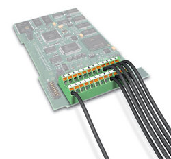 Phoenix Contact introduces SPTA angled terminal block