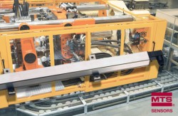 Low-cost magnetostrictive position sensor 