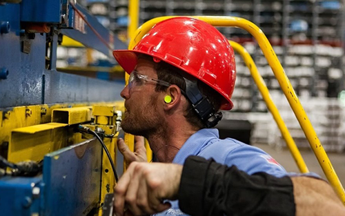 The Manufacturing Jobs Deficit: Which U.S. States Are Struggling the Most to Fill Vacant Roles?